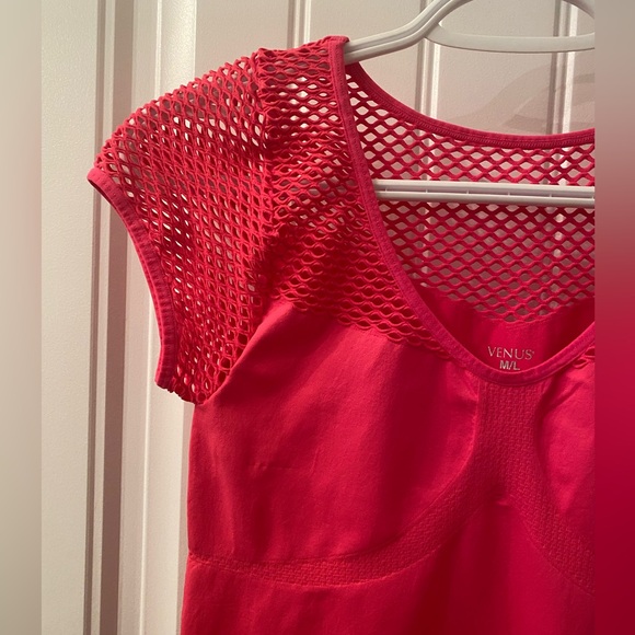 2/$10 WOMEN’S SIZE MEDIUM T-SHIRTS - Picture 3 of 12